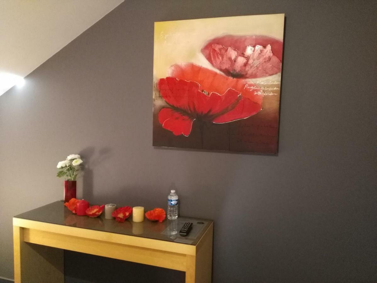 Les Sansonnets Hotel Vaux-sur-Sure ภายนอก รูปภาพ