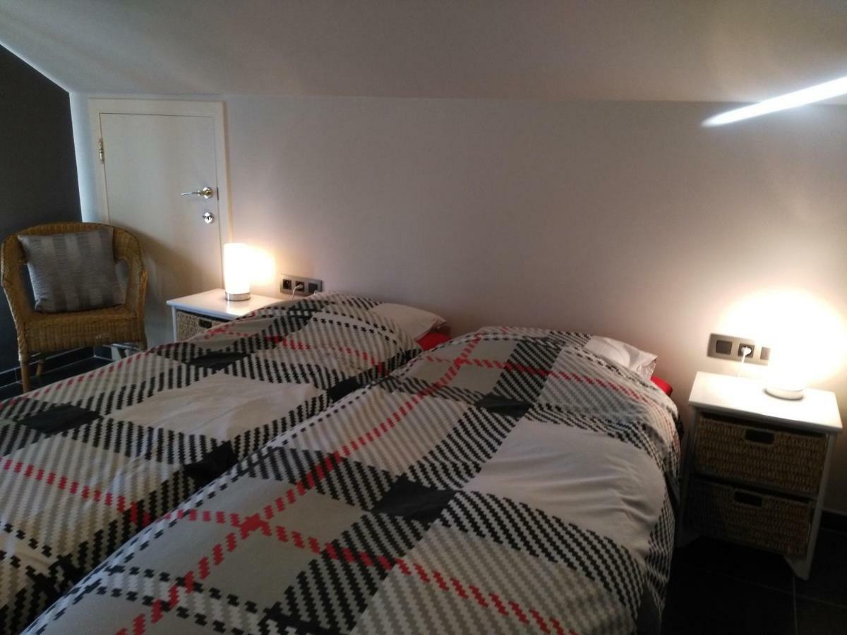 Les Sansonnets Hotel Vaux-sur-Sure ภายนอก รูปภาพ