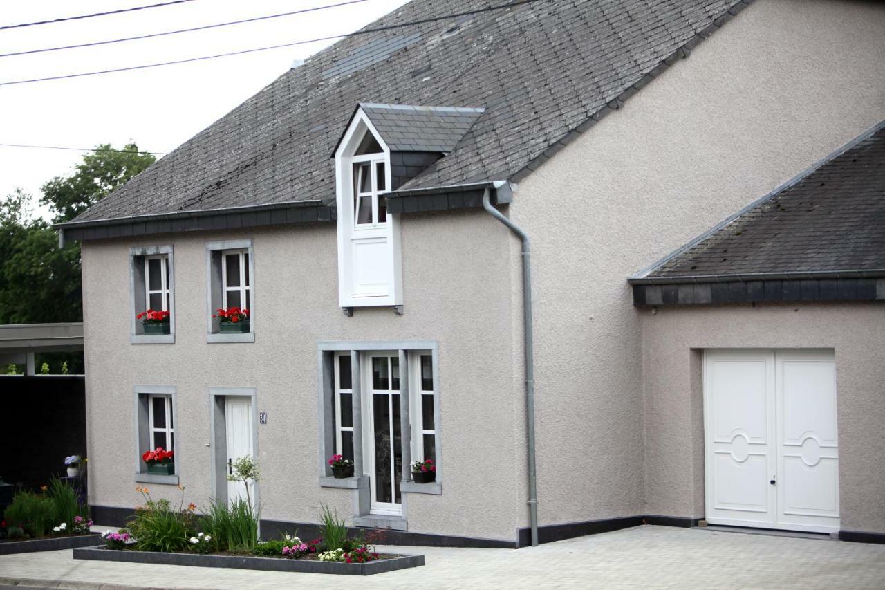 Les Sansonnets Hotel Vaux-sur-Sure ภายนอก รูปภาพ