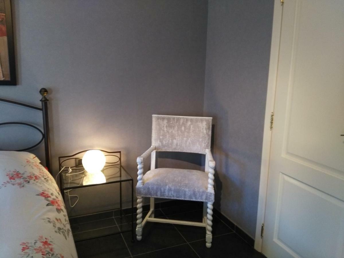 Les Sansonnets Hotel Vaux-sur-Sure ภายนอก รูปภาพ